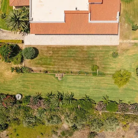 Blue Lagoon Estate, * Amarynthos