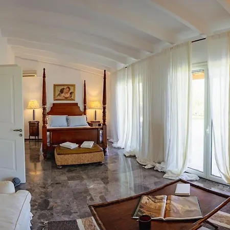 Luna Bay Villa *