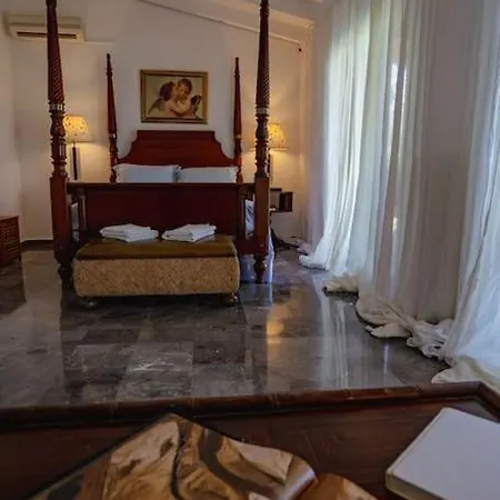 Luna Bay Villa *